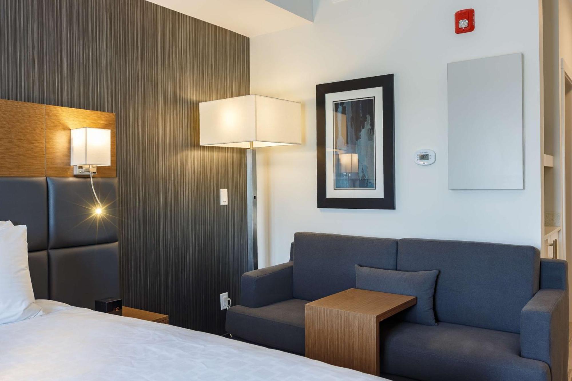 Executive Residency By Best Western Calgary City View North Exterior photo